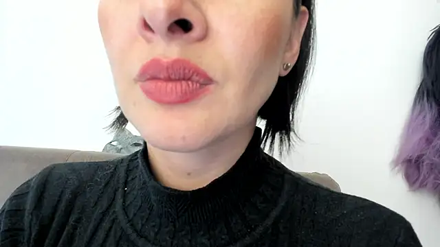 Snapshot of queen_fetish chatting on January 13, 7:53 pm queen fetish online show from January 13, 7:53 pm