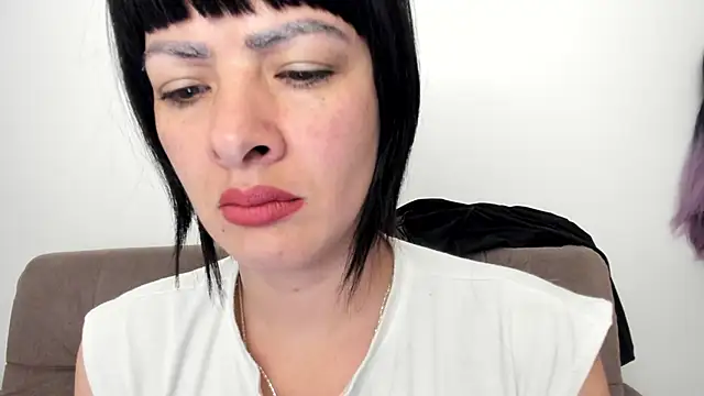 Snapshot of queen_fetish chatting on January 22, 9:57 am queen fetish online show from January 22, 9:57 am