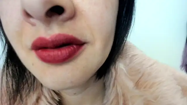 Snapshot of queen_fetish chatting on January 24, 10:11 am queen fetish online show from January 24, 10:11 am