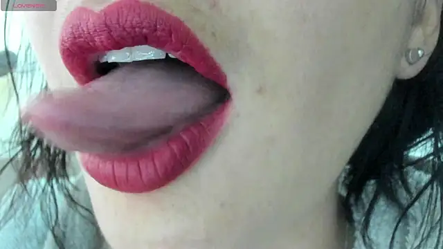 Snapshot of queen_fetish chatting on March 4, 8:27 pm queen fetish online show from March 4, 8:27 pm