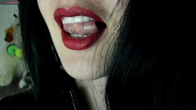 Snapshot of queen_fetish chatting on March 10, 8:34 pm queen fetish online show from March 10, 8:34 pm