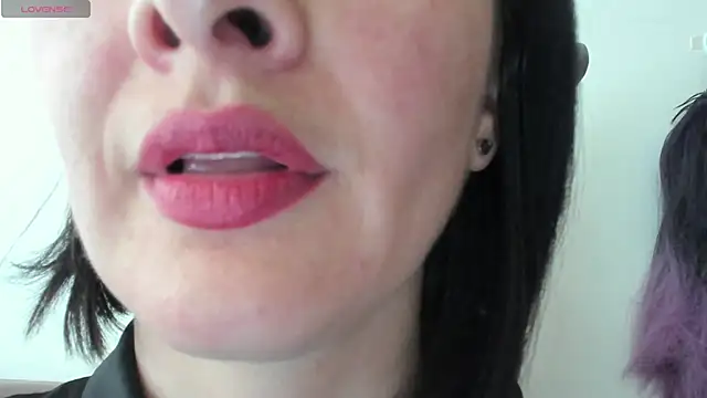 Snapshot of queen_fetish chatting on March 18, 8:26 pm queen fetish online show from March 18, 8:26 pm