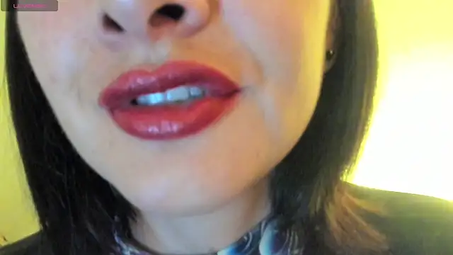 Snapshot of queen_fetish chatting on September 11, 10:26 am queen fetish online show from September 11, 10:26 am