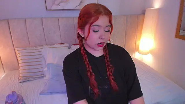 Snapshot of Atenea_cuteee chatting on February 3, 2:10 am Atenea cuteee online show from February 3, 2:10 am