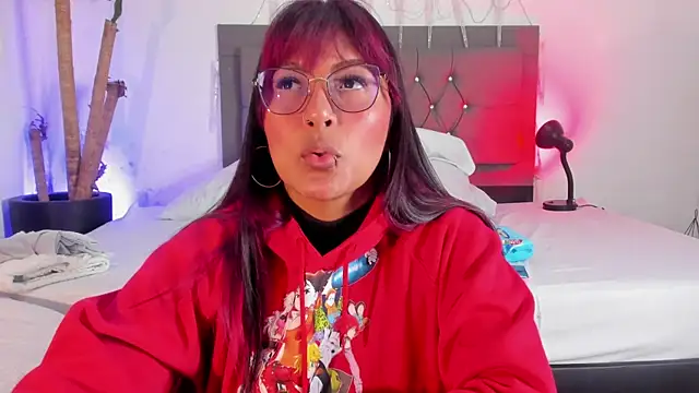 Snapshot of evelynjohnsoon chatting on January 4, 1:31 pm evelynjohnsoon online show from January 4, 1:31 pm