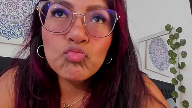 Snapshot of evelynjohnsoon chatting on March 11, 12:28 pm evelynjohnsoon online show from March 11, 12:28 pm