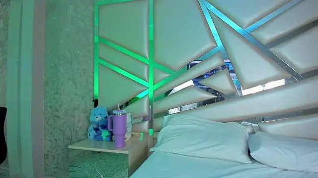 Miia002 online show from April 2, 12:52 am