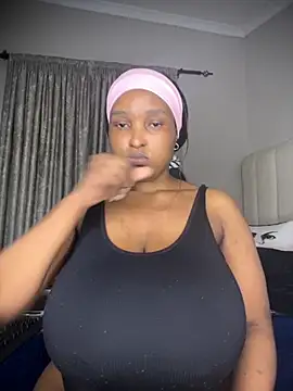 Snapshot of Bustygoddess32 chatting on November 5, 1:49 am Bustygoddess32 online show from November 5, 1:49 am