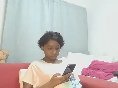 Snapshot of Sexxybella27 chatting on May 19, 7:42 pm Sexxybella27 online show from May 19, 7:42 pm
