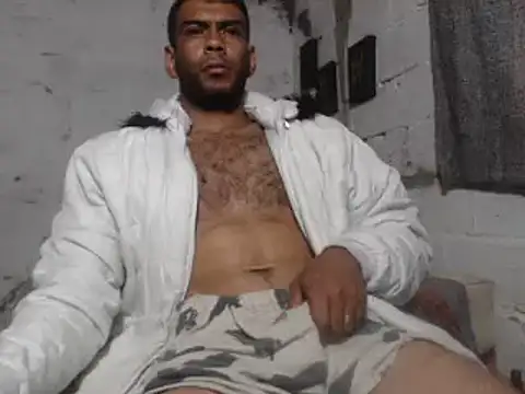 Snapshot of erik_alexander chatting on January 6, 6:25 am erik alexander online show from January 6, 6:25 am