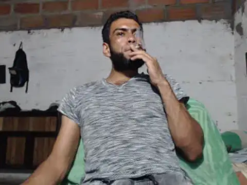 Snapshot of erik_alexander chatting on February 2, 2:38 am erik alexander online show from February 2, 2:38 am