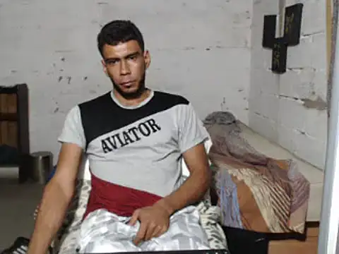 Snapshot of erik_alexander chatting on February 9, 6:01 am erik alexander online show from February 9, 6:01 am