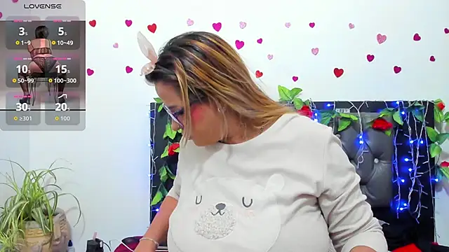 hazel 34 online show from November 12, 8:26 am