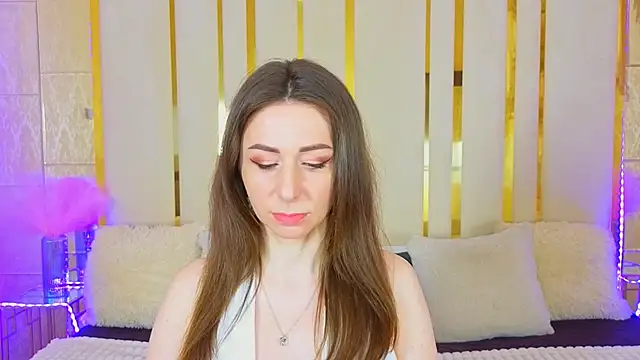 KimmmLi online show from April 3, 6:11 am