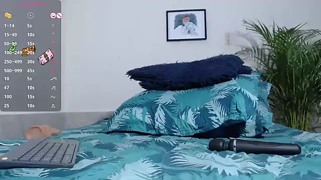 Snapshot of agata_22 chatting on December 9, 6:45 am agata 22 online show from December 9, 6:45 am