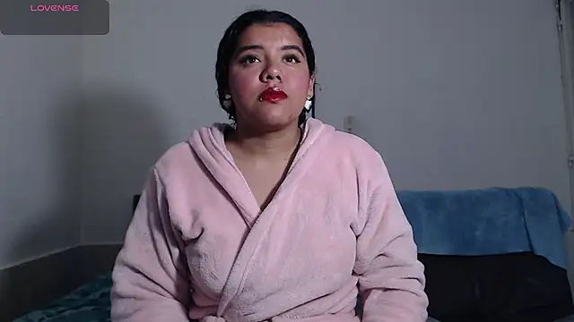 Snapshot of agata_22 chatting on December 2, 4:07 am agata 22 online show from December 2, 4:07 am