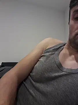 Snapshot of suarez1235 chatting on November 14, 9:35 pm suarez1235 online show from November 14, 9:35 pm