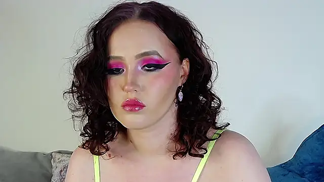 Snapshot of IrinaArt chatting on December 3, 12:46 am IrinaArt online show from December 3, 12:46 am