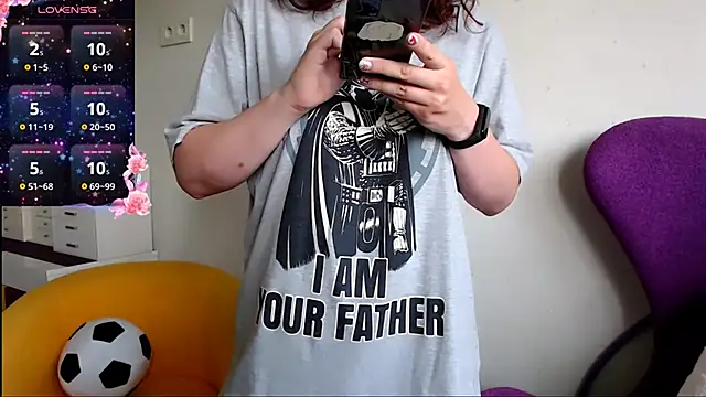Snapshot of vaders_daughter chatting on July 15, 6:07 am vaders daughter online show from July 15, 6:07 am