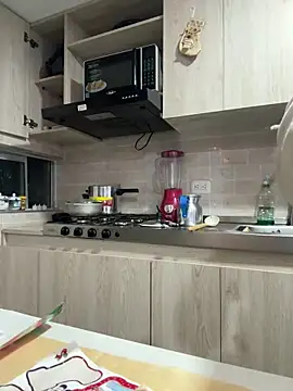 Barbie girl 69 online show from December 18, 11:00 pm