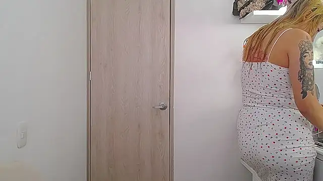 Barbie girl 69 online show from April 1, 5:32 pm