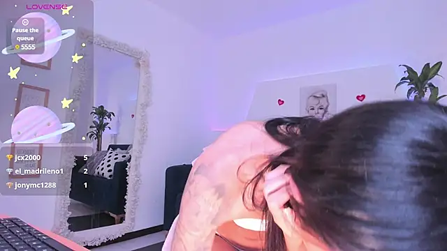 Snapshot of Kim_ev chatting on January 17, 10:55 am Kim ev online show from January 17, 10:55 am