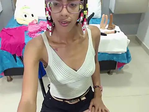 Snapshot of CanellaHotx chatting on January 29, 7:53 pm CanellaHotx online show from January 29, 7:53 pm