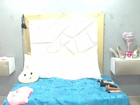 Snapshot of CanellaHotx chatting on February 20, 6:13 pm CanellaHotx online show from February 20, 6:13 pm