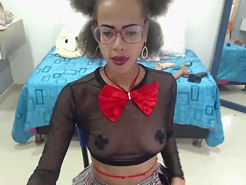 Snapshot of CanellaHotx chatting on March 17, 11:54 pm CanellaHotx online show from March 17, 11:54 pm