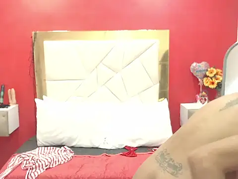 Snapshot of CanellaHotx chatting on September 17, 6:09 pm CanellaHotx online show from September 17, 6:09 pm