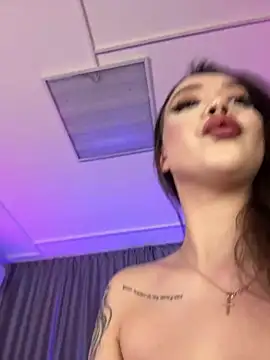 RollingGirls online show from February 18, 8:16 am