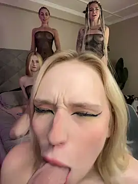 RollingGirls online show from October 4, 1:09 pm