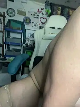 TrenaAnne online show from March 6, 11:31 pm