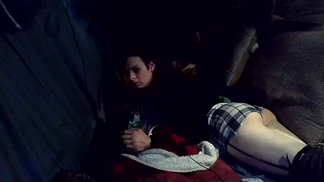 Snapshot of cdressupdiva chatting on December 20, 5:14 am cdressupdiva online show from December 20, 5:14 am