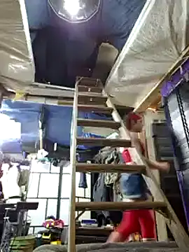 Snapshot of cdressupdiva chatting on February 12, 11:40 am cdressupdiva online show from February 12, 11:40 am