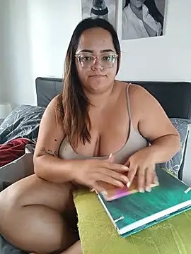 Snapshot of RachellGraham chatting on July 5, 1:29 pm RachellGraham online show from July 5, 1:29 pm