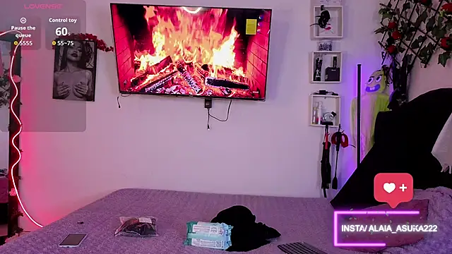 Snapshot of Alaia_Asuka chatting on October 29, 12:35 am Alaia Asuka online show from October 29, 12:35 am