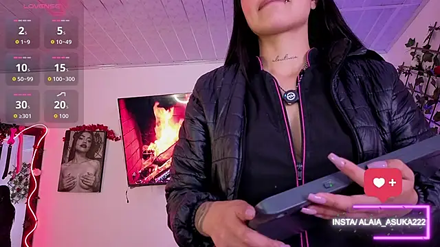 Snapshot of Alaia_Asuka chatting on October 30, 1:07 am Alaia Asuka online show from October 30, 1:07 am