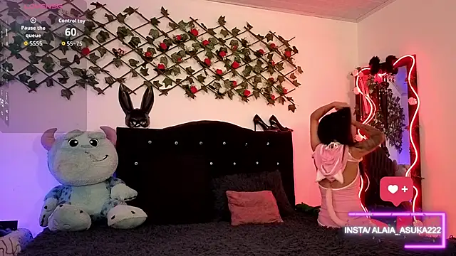 Snapshot of Alaia_Asuka chatting on November 23, 1:27 am Alaia Asuka online show from November 23, 1:27 am