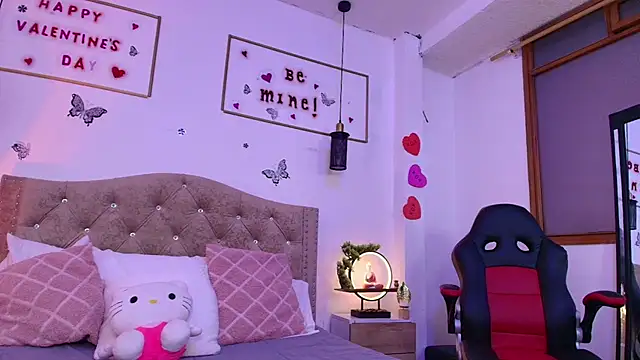 AnnieNasty online show from March 4, 7:11 pm