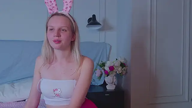 Beatrica Klein online show from December 10, 5:55 pm