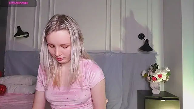 Beatrica Klein online show from February 9, 5:33 pm