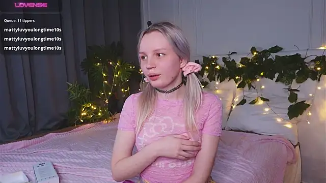 Beatrica Klein online show from March 1, 5:38 pm