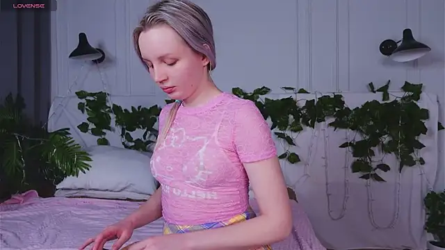 Beatrica Klein online show from March 9, 1:48 pm