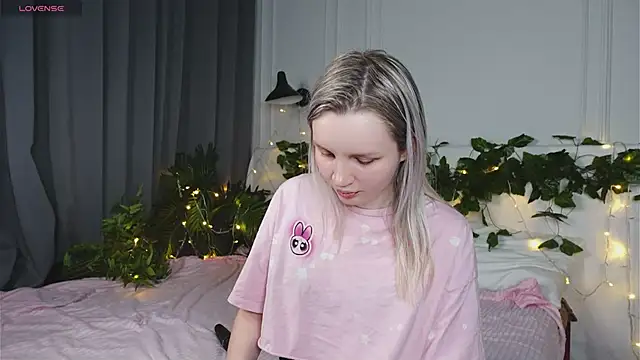 Beatrica Klein online show from March 12, 5:28 pm