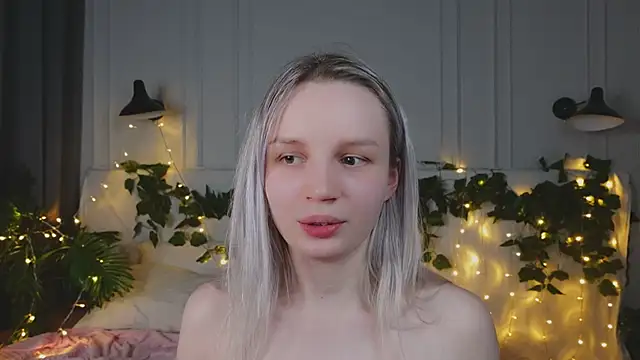 Beatrica Klein online show from March 22, 2:03 pm