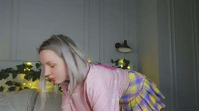 Beatrica Klein online show from March 22, 5:09 pm