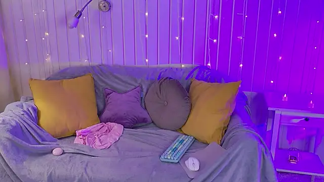 Beatrica Klein online show from March 22, 3:59 pm