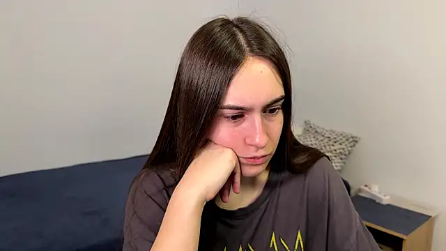 AliceKolltt online show from May 4, 1:56 am