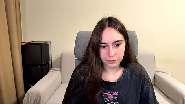 AliceKolltt online show from June 6, 8:35 pm